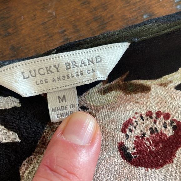 Lucky brand size medium dressy blouse with decorative details on the sleeves - Picture 3 of 5